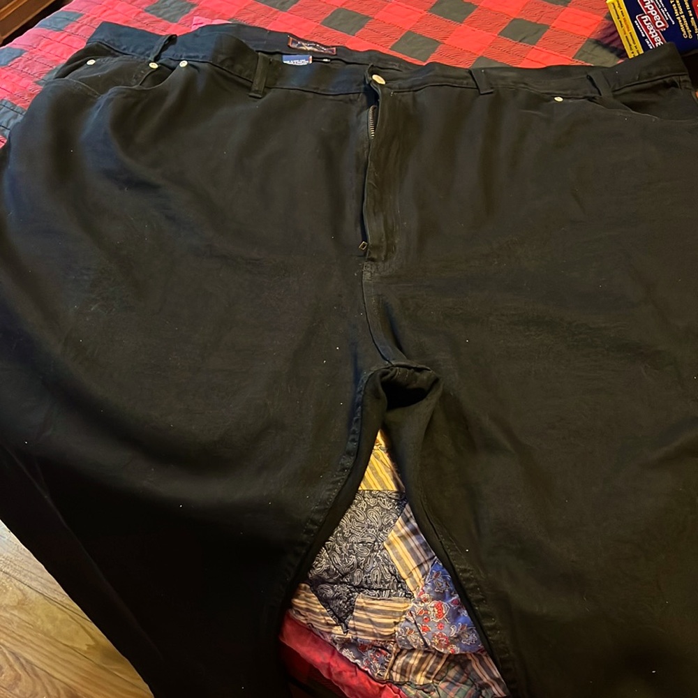 Canyon Ridge black jeans in big and tall size.